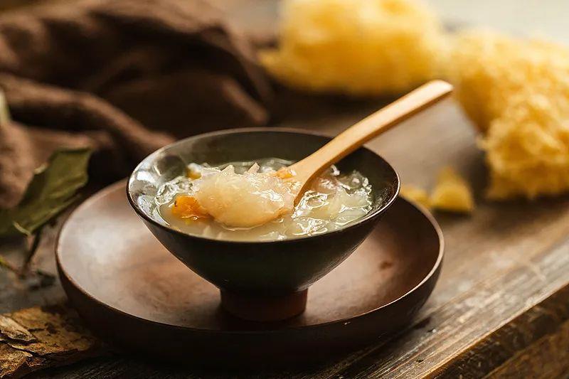 底能不能吃？剩饭菜处理“口诀”转给家人→龙8国际电子游戏娱乐平台“春节剩宴”到(图6)