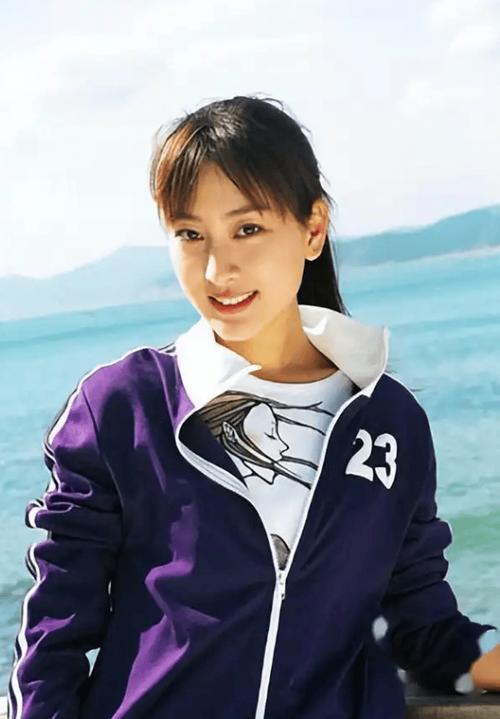 辉同居11年的马苏现如今依旧孑然一身龙八国际娱乐网站被黑人驮在肩上和孔令(图11)