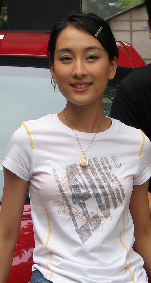辉同居11年的马苏现如今依旧孑然一身龙八国际娱乐网站被黑人驮在肩上和孔令(图16)