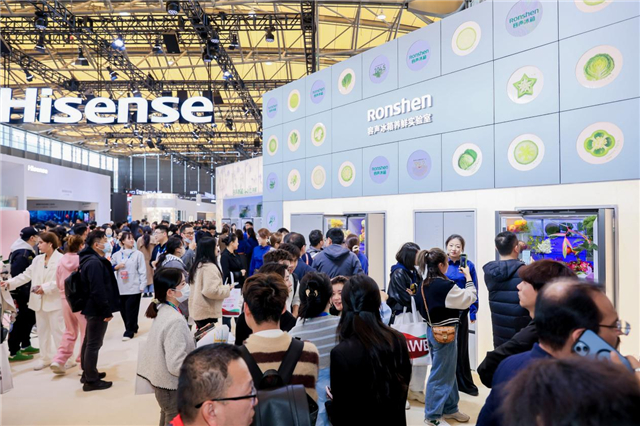 养鲜”绝技 重新定义食材存储标准AWE 2025 容声冰箱秀“(图2) 养鲜”绝技 重新定义食材存储标准AWE 2025 容声冰箱秀“(图2)