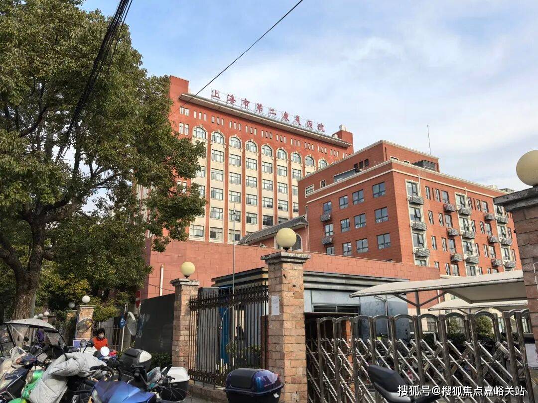 心 - 环境户型价格地址楼盘详情配套电话交房时间配套交房时间江湾金茂府 (售楼中心) 电话 - 宝山淞南江湾金茂府销售中(图8)